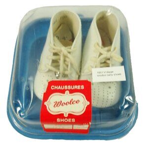 Vintage 1950s Baby Shoes White Booties w Bells Woolco Size 0 La Parisette